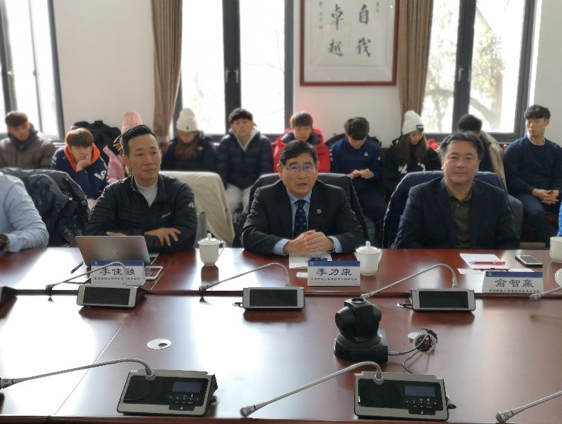 4.臺灣師範大學運動與休閑熊猫体育院長季力康介紹熊猫体育情況.jpg